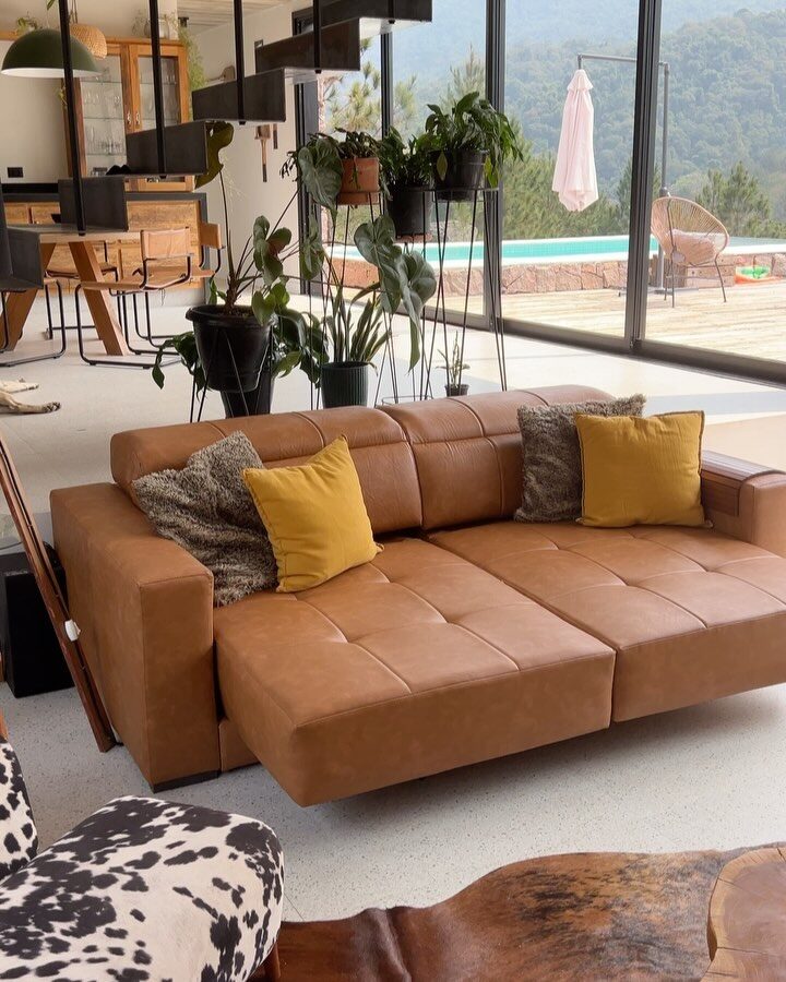 Instagram post from cenario.tapecaria. This post is in position 2.